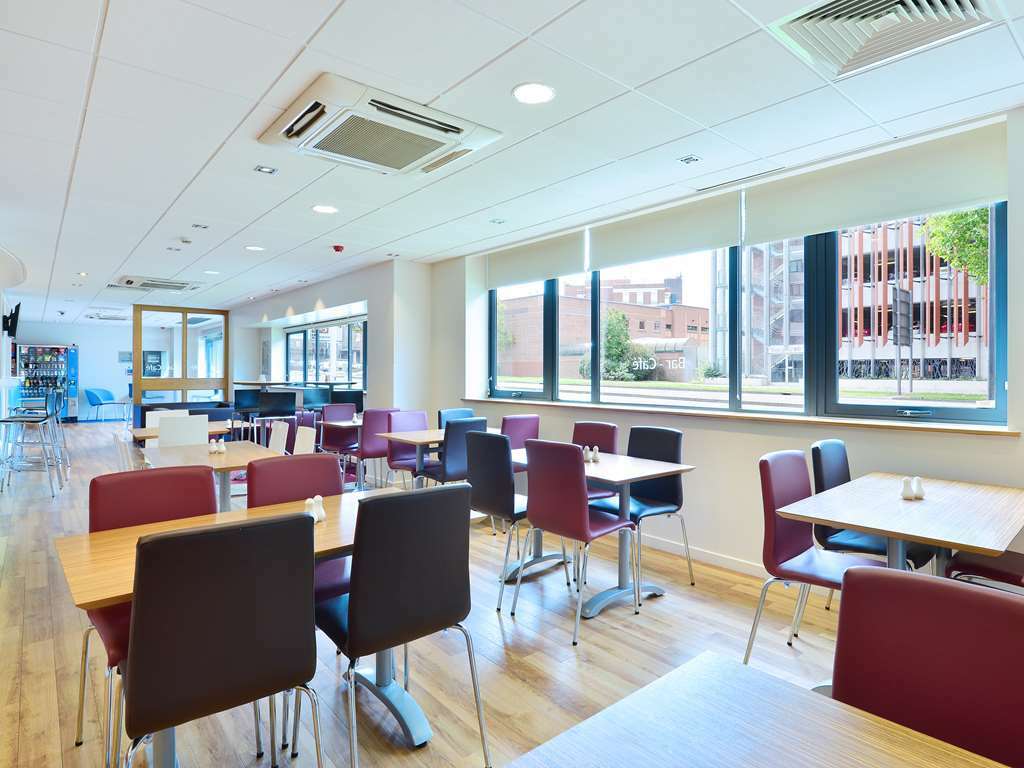 Travelodge Swindon Central Restaurang bild